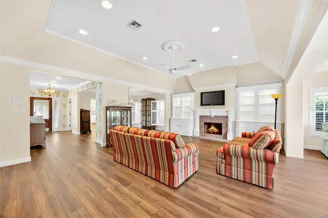 Listing Photo 10