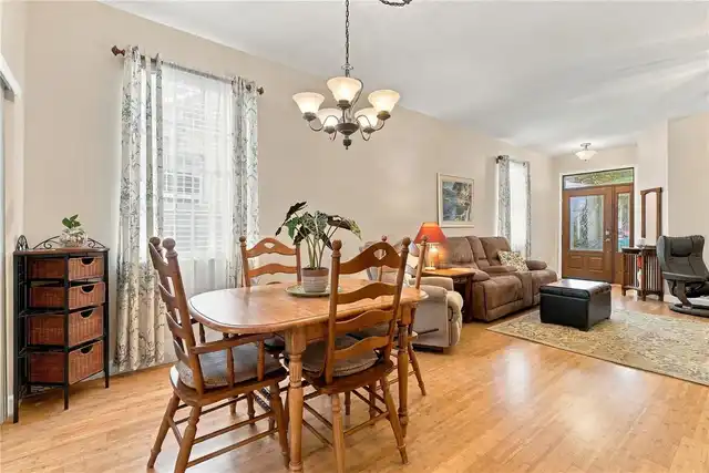 Listing Photo 8