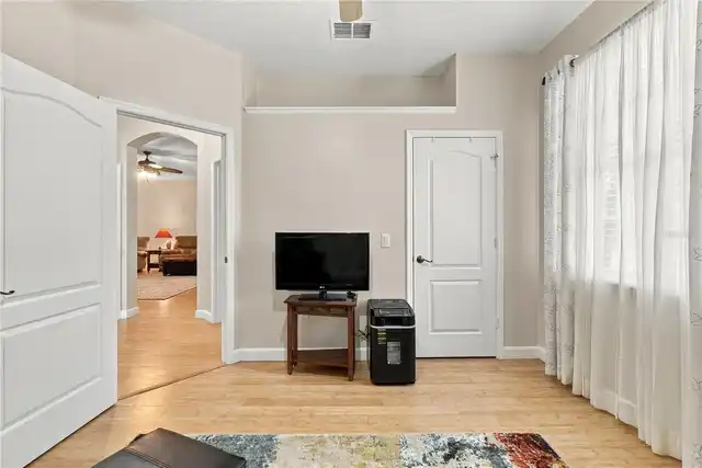 Listing Photo 28