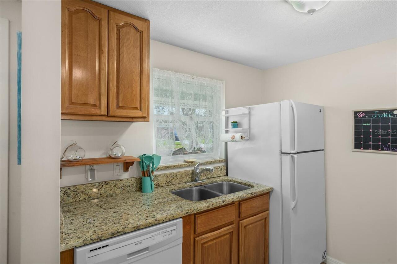 Listing Photo 12