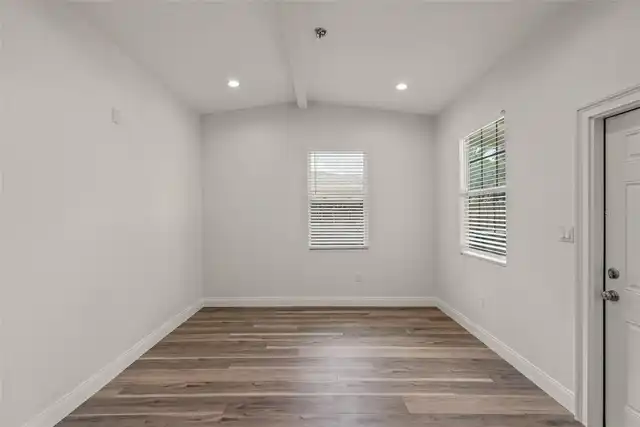 Listing Photo 24