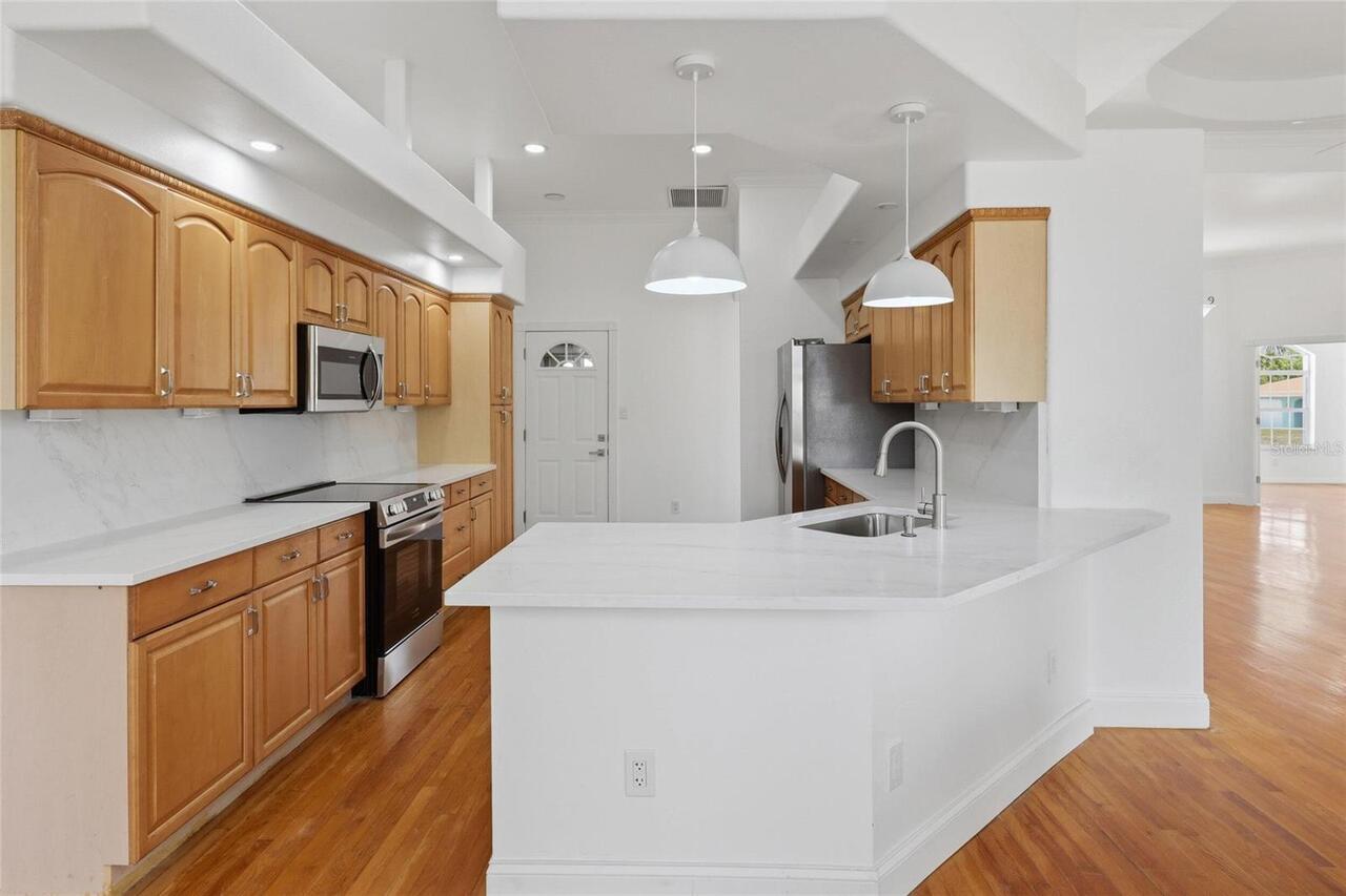 Listing Photo 11