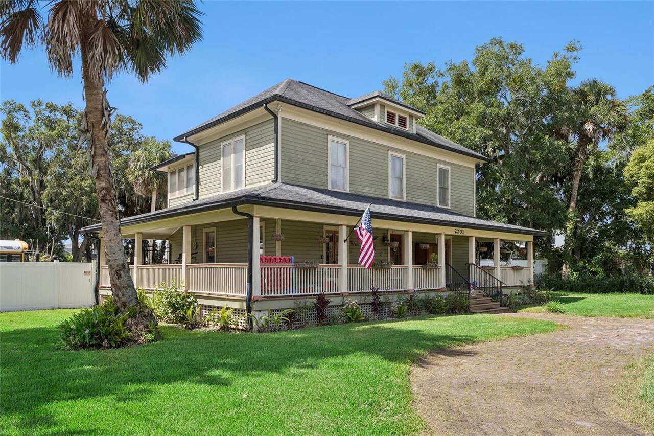 Listing Photo 1