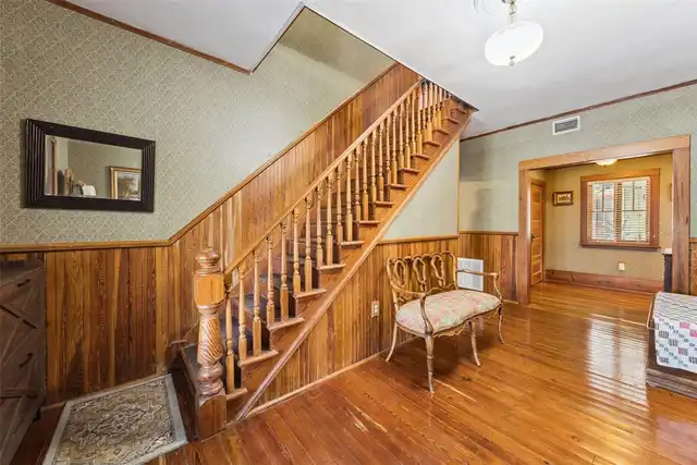 Listing Photo 8