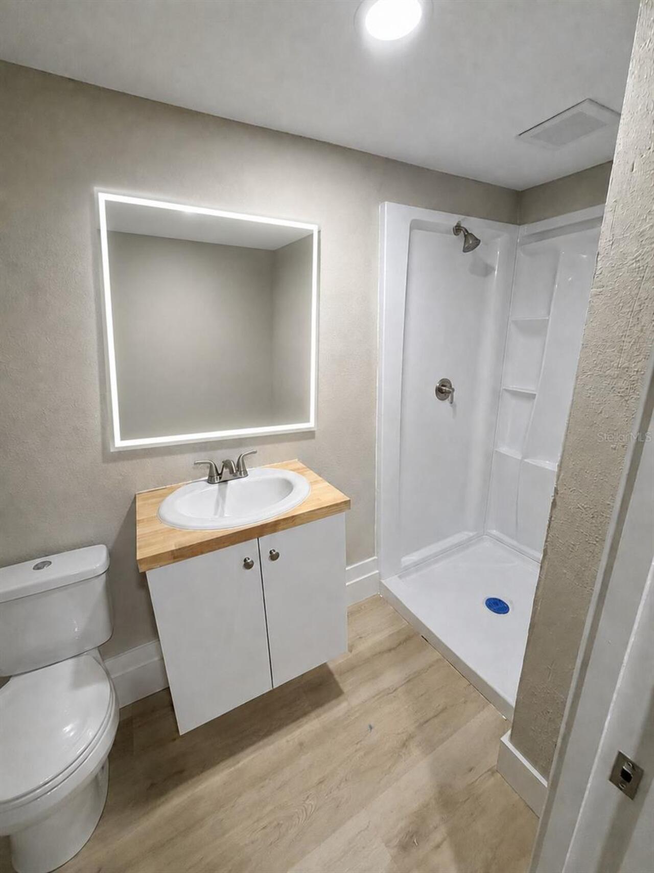 Listing Photo 9