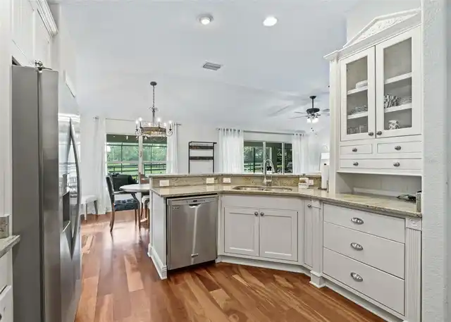 Listing Photo 16