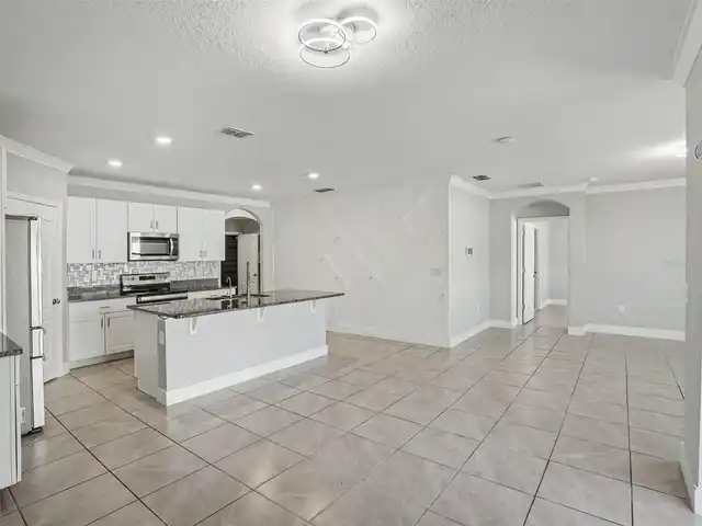 Listing Photo 7