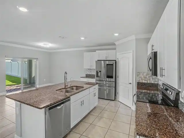 Listing Photo 10