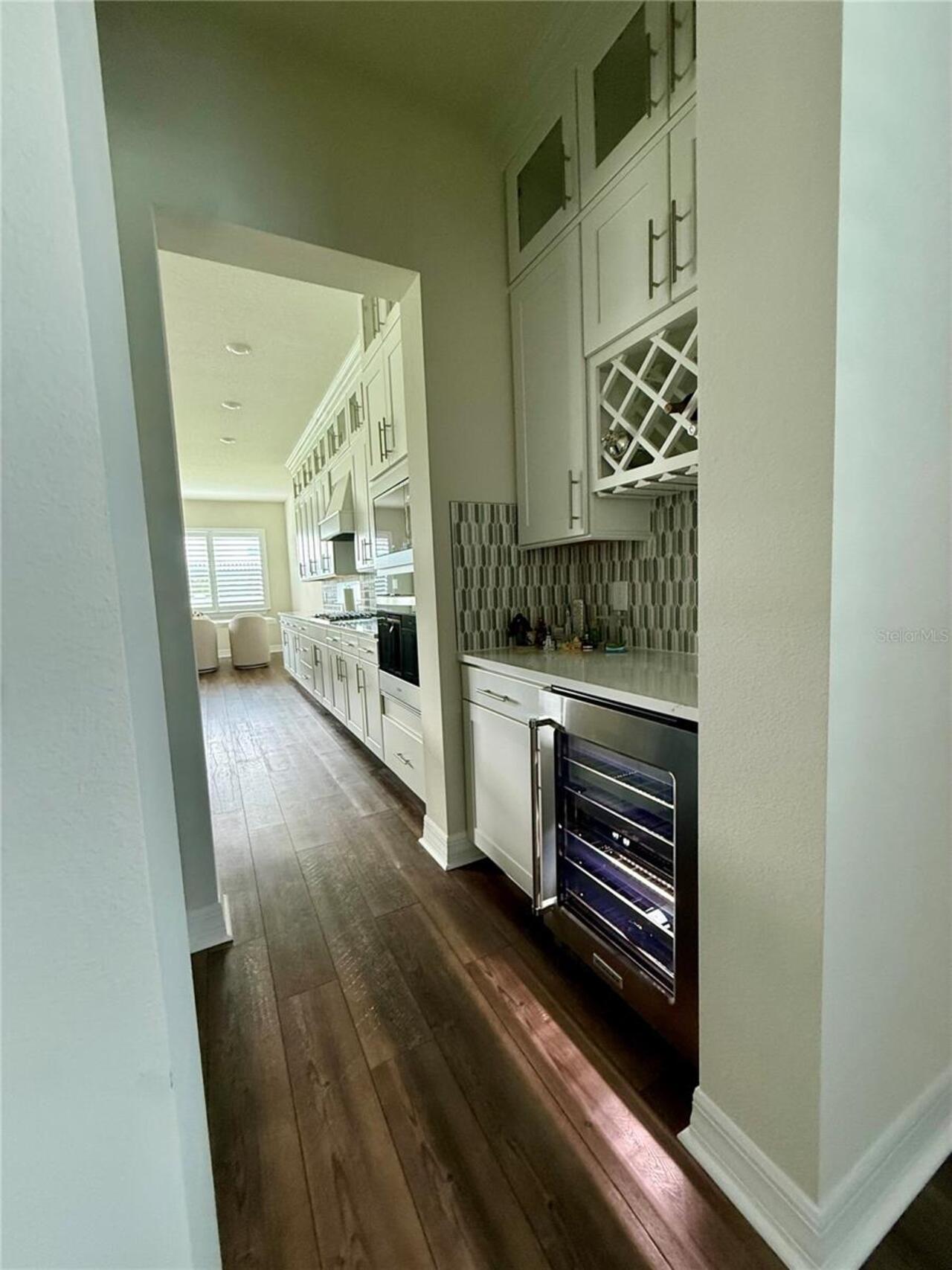 Listing Photo 12