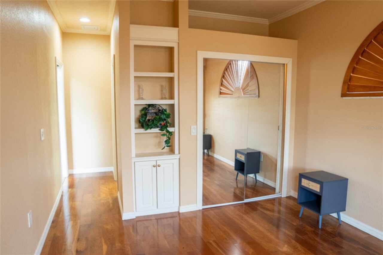 Listing Photo 9