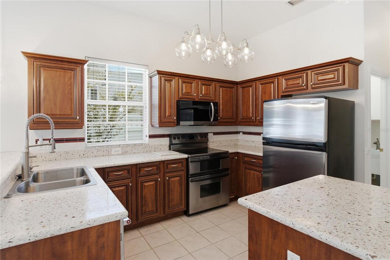 Listing Photo 9