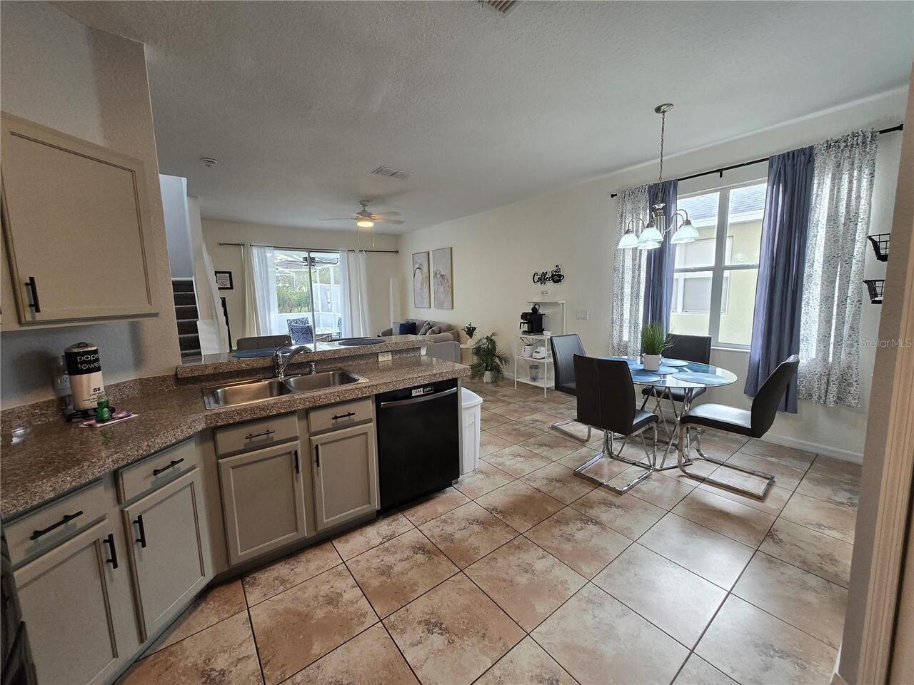 Listing Photo 8