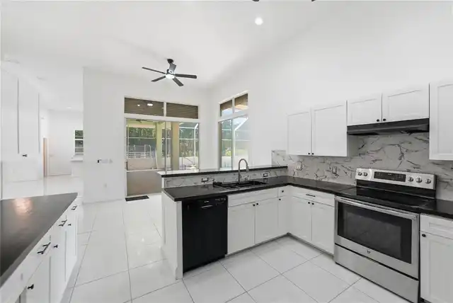 Listing Photo 14