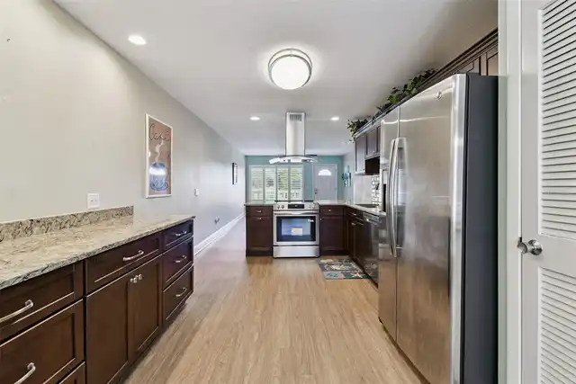 Listing Photo 9