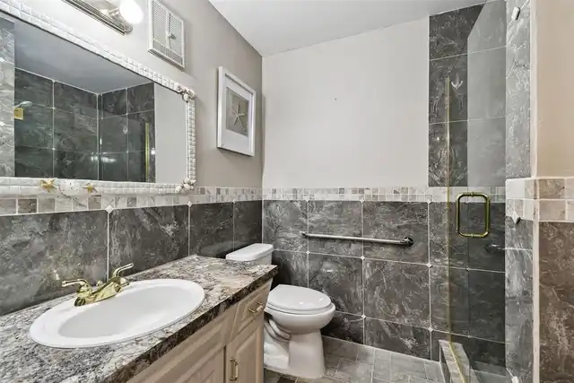 Listing Photo 25