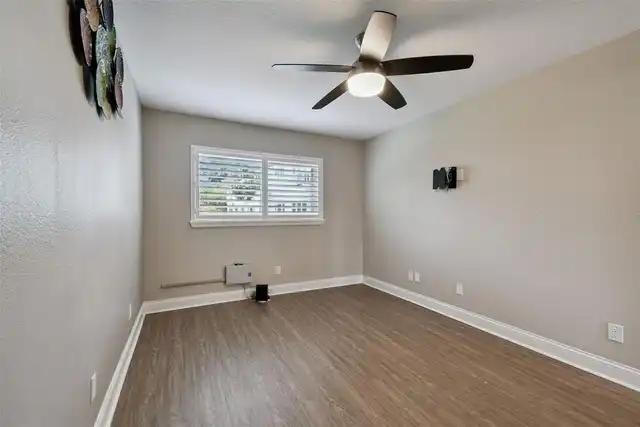 Listing Photo 28