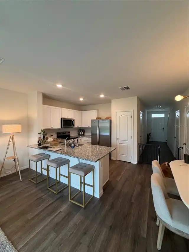 Listing Photo 9