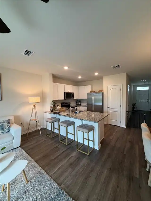 Listing Photo 10