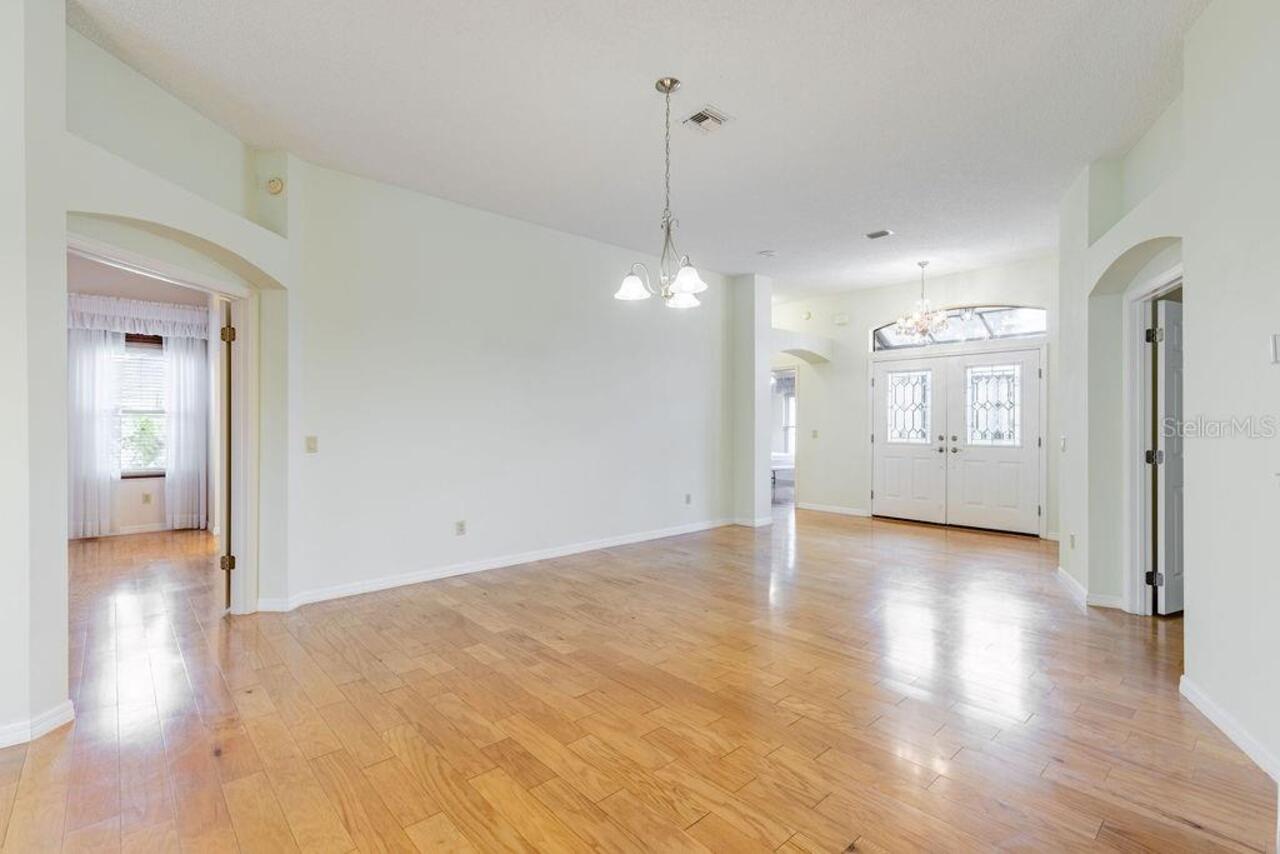 Listing Photo 12