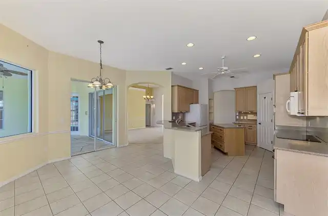 Listing Photo 15