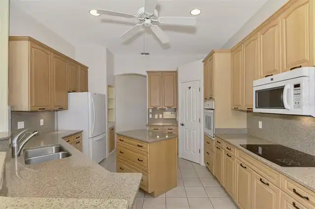 Listing Photo 18