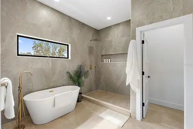Listing Photo 32