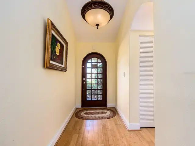 Listing Photo 8