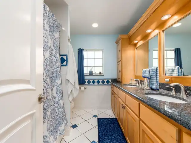 Listing Photo 18