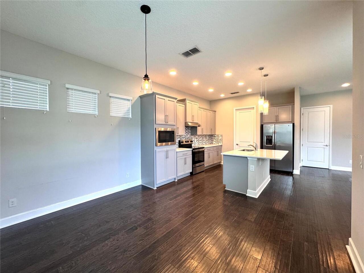 Listing Photo 12