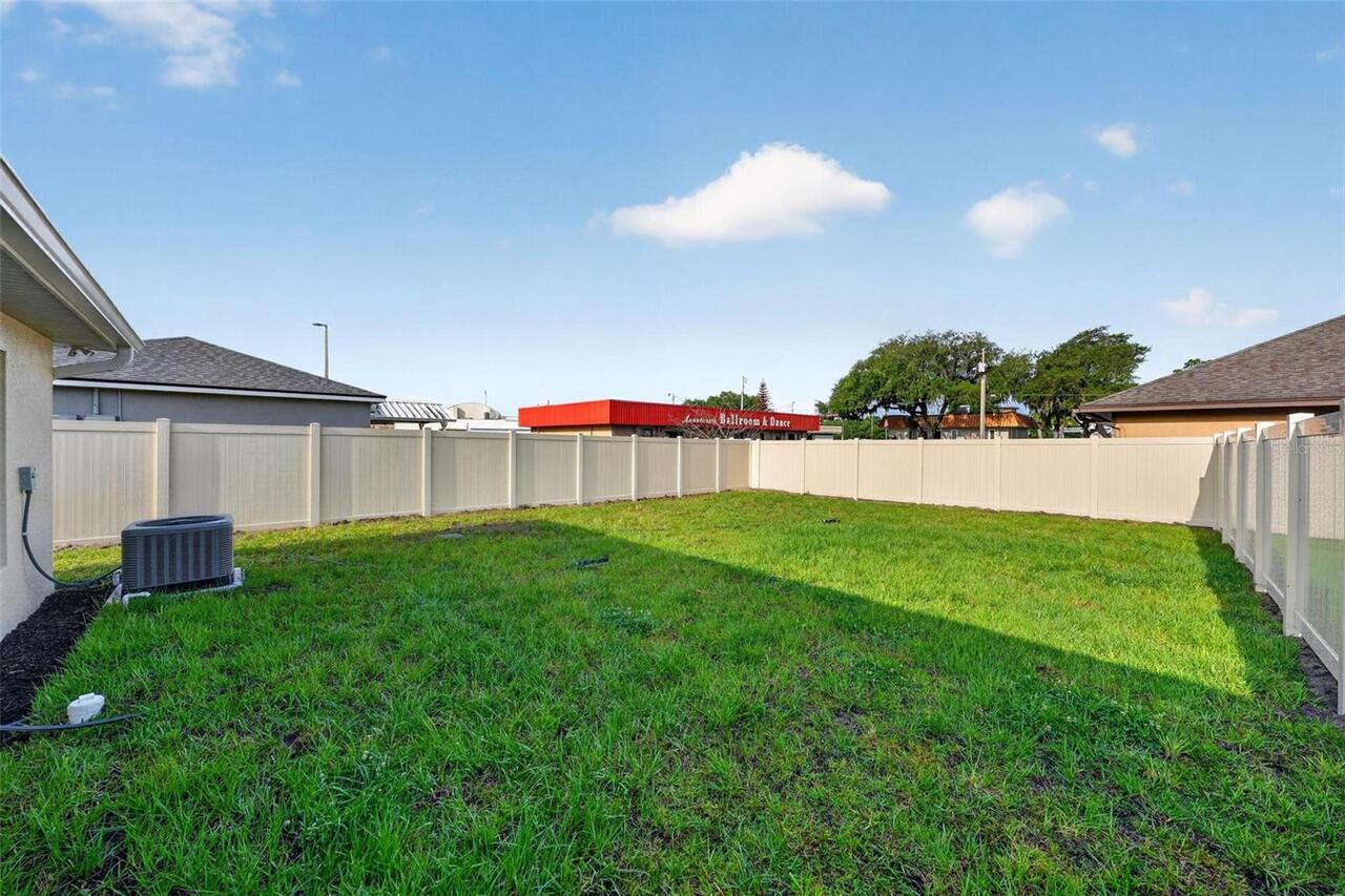 Listing Photo 11