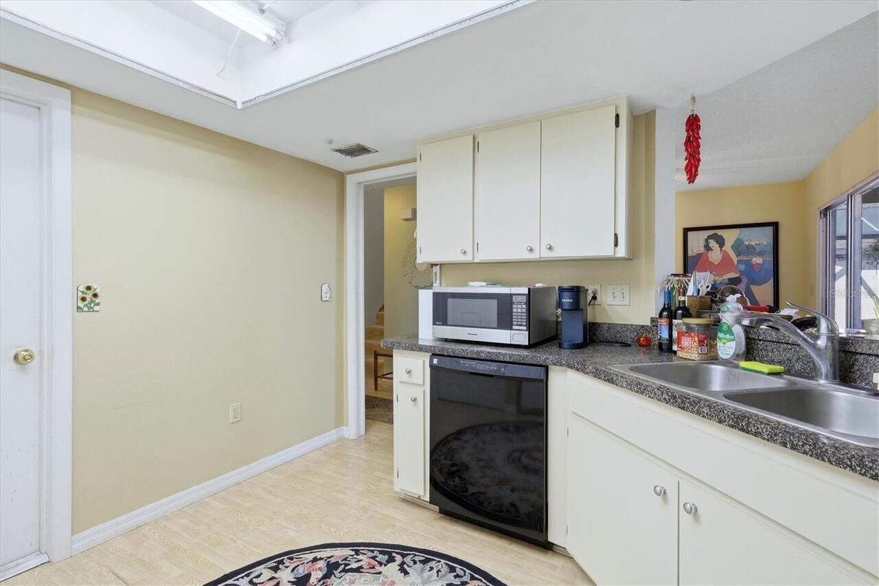 Listing Photo 10