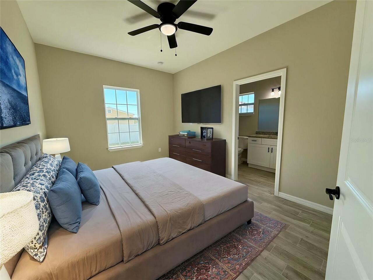 Listing Photo 8