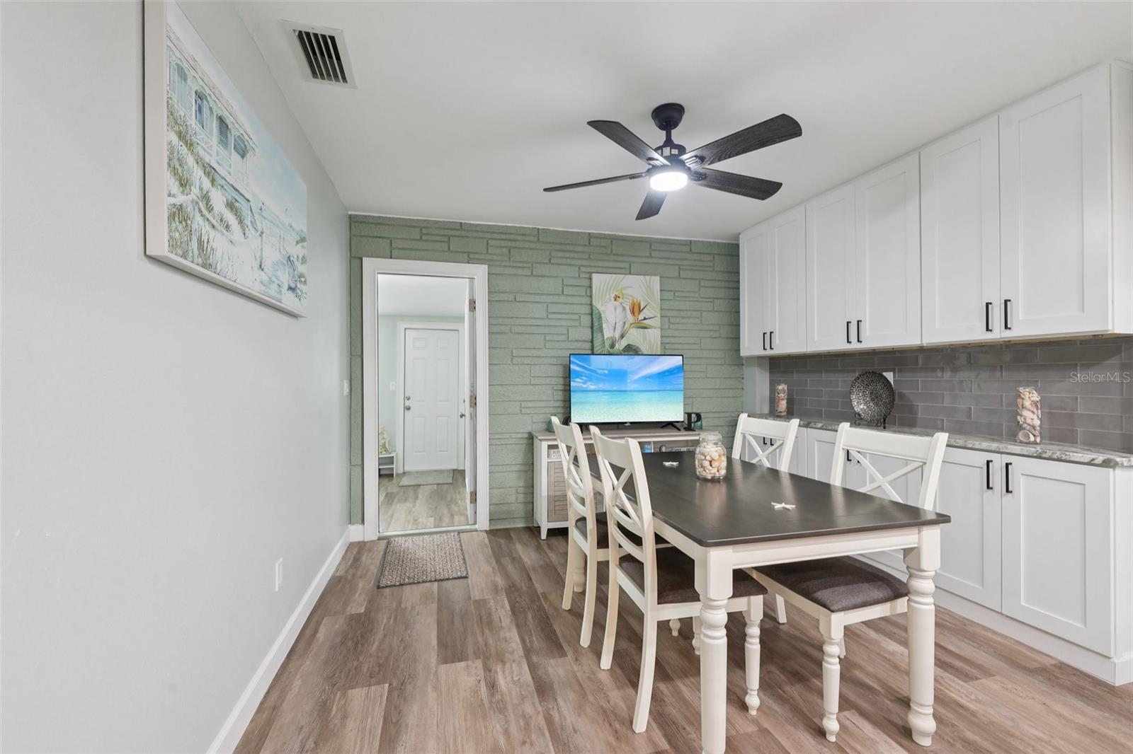 Listing Photo 16