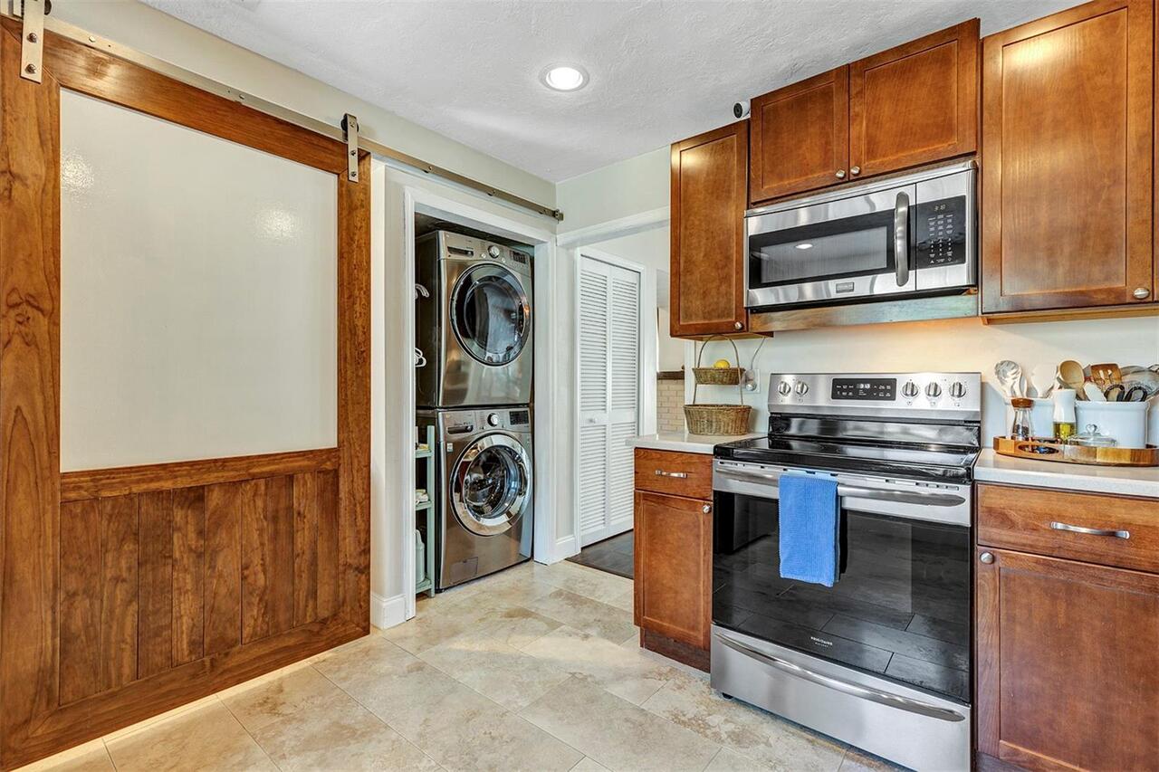 Listing Photo 12
