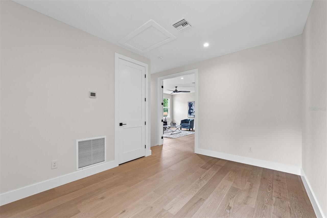 Listing Photo 34