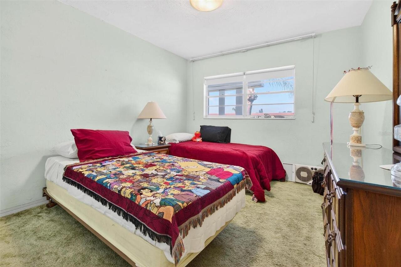 Listing Photo 12