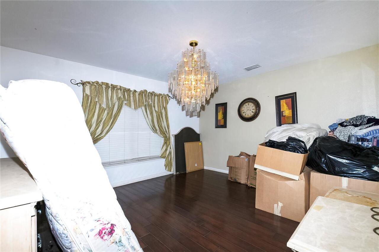 Listing Photo 15