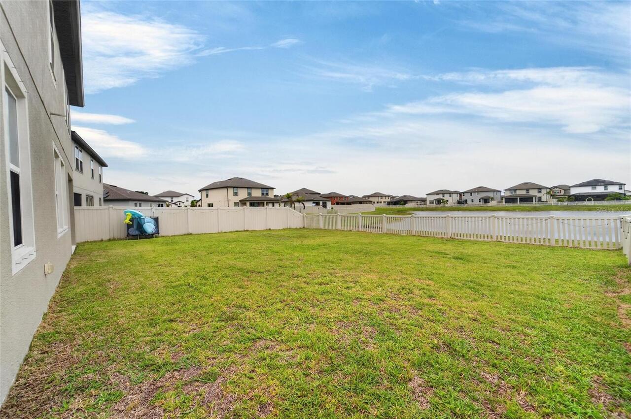 Listing Photo 12