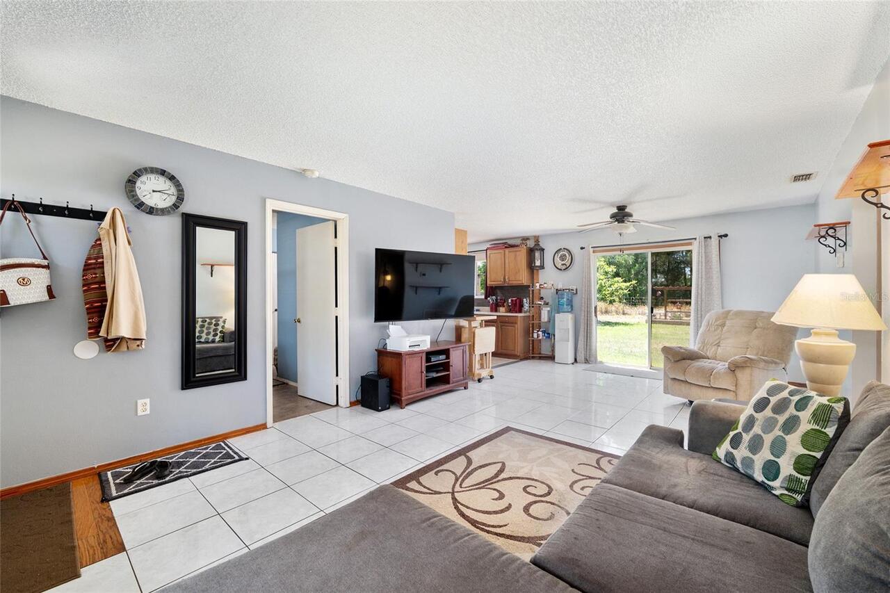 Listing Photo 11