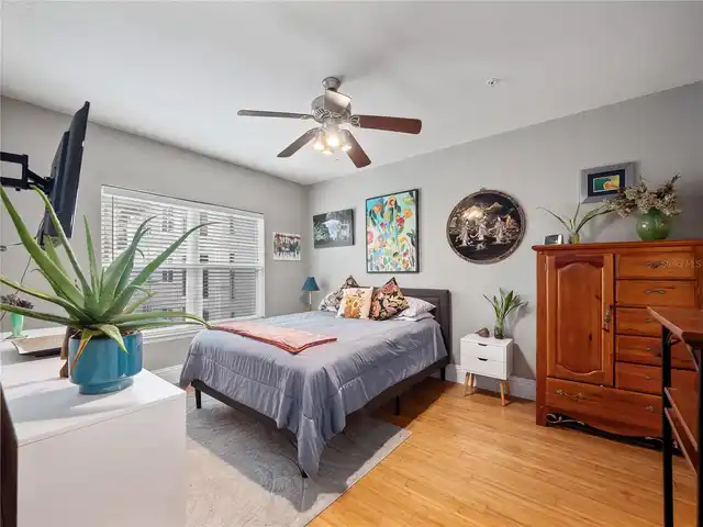 Listing Photo 9