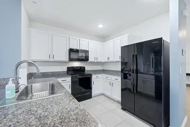 Listing Photo 17