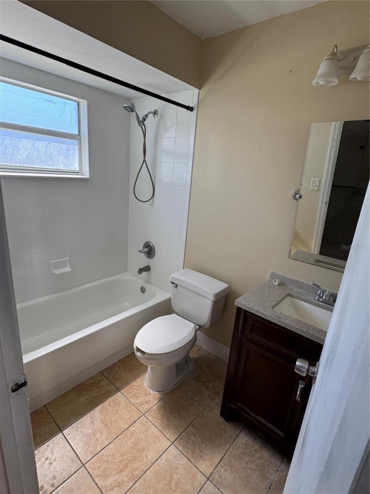 Listing Photo 12