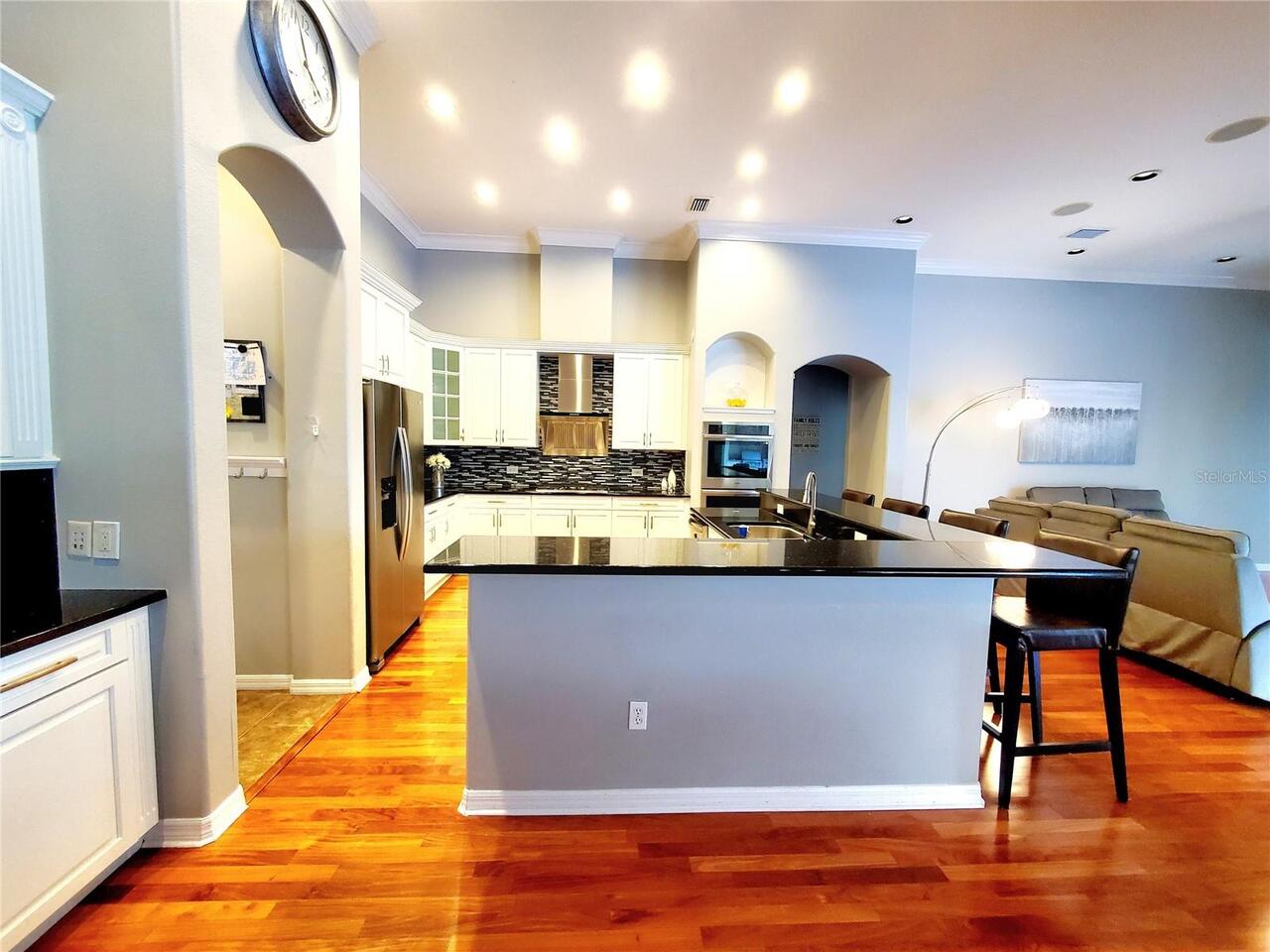 Listing Photo 12