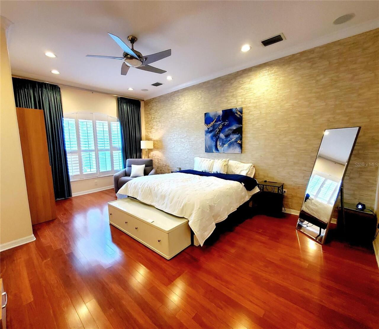 Listing Photo 25
