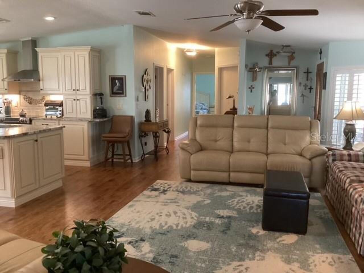 Listing Photo 11