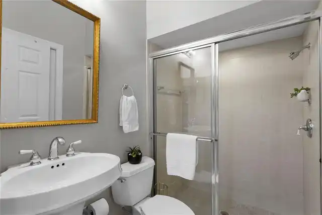 Listing Photo 10