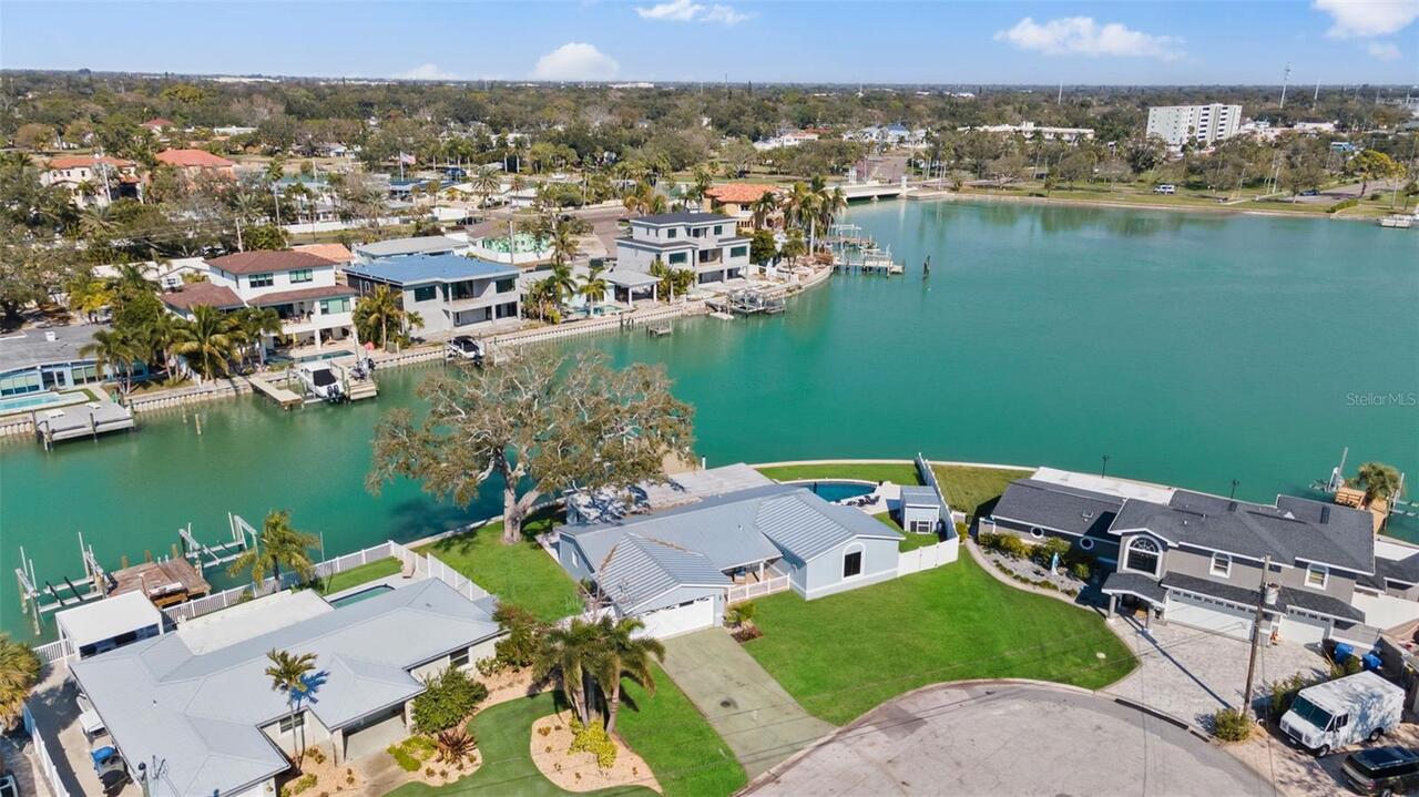 St Petersburg Real Estate