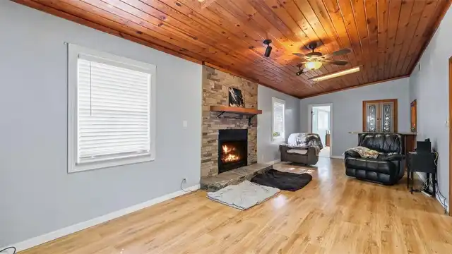 Listing Photo 9