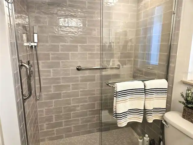 Listing Photo 25