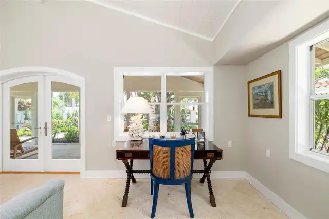 Listing Photo 11